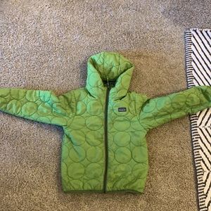 Lightweight quilted jacket. Zipper replaced by Patagonia. Boys xs (5-6) no tag.